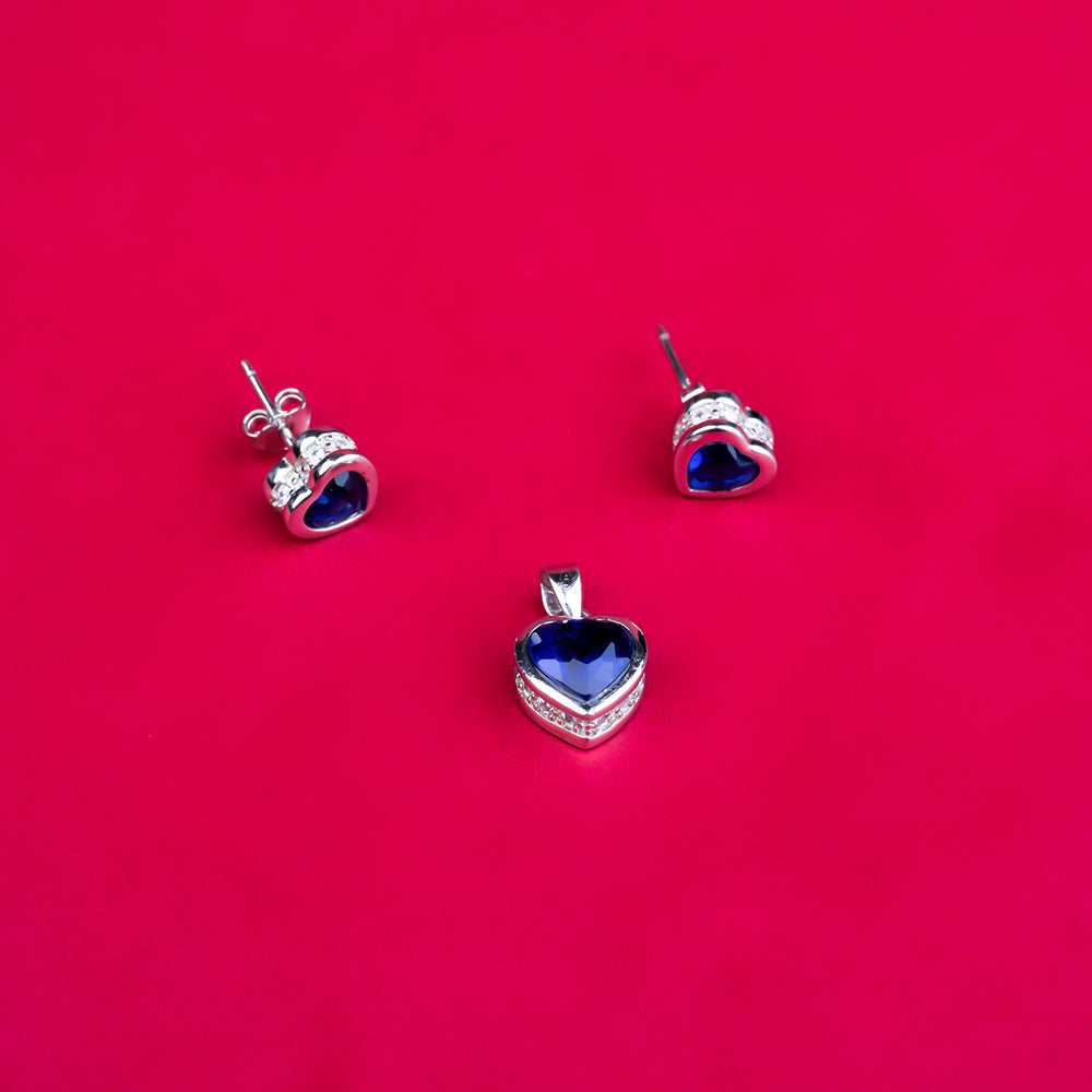 Small Heart Shape Blue Stone  Butty Pendle